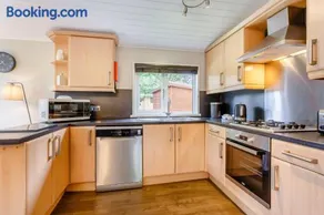 Kingham Lodge - Image 2