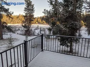 Wild Woods - Cascades Riverside Retreat - Image 2