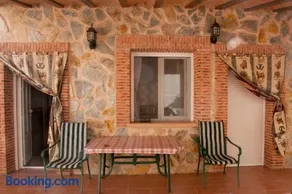 Casa con jardín y piscina en la Mancha - Image 4
