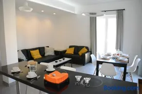LUMINOSO Y MODERNO APARTAMENTO EN EL CENTRO - Image 2