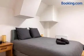 Escapade Cosy à Auxonne - Coin Nuit en Mezzanine - Image 2