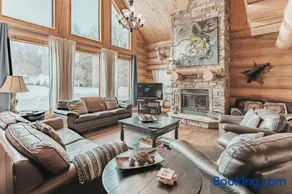 Log Cabin for Groups Hot Tub Sauna and Game Room - Image 3