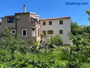 Apartments Vodarić Loznati - Image 2