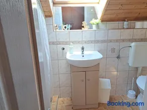 Kismarosi Center Apartman - Image 2