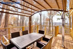 Dreams of Spring at Magnolia Treehouse - Image 2