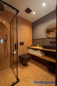 B18 Apartments - Image 5