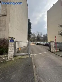 Le jardin secret de Sèvres -proche de Paris - Image 1