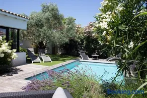 Villa Hollyhocks - Image 1
