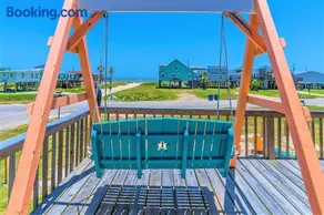 Hot Tub and Jacuzzi Suite! 100 steps from spacious beach and Jetty park! Generations Retreat Sleeps 26 - Image 2