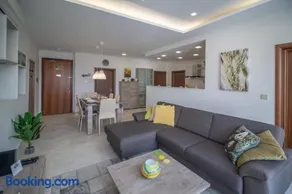 Bright and spacious 3 bedroom apartment with terrace and shared pool GZ-MAVE1-1 - Image 2