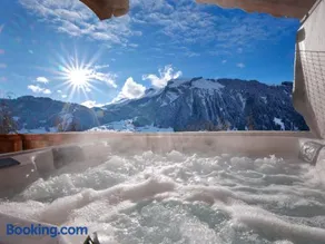 Secret Place Luxury Top Floor with Jacuzzi a Dream in Old Wood - Image 2