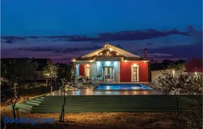 Four-Bedroom Holiday Home In Cista Velika - Image 1