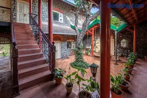 StayVista's Retreat on Cloud 9 Homestay - 2BHK Mountain-View Homestay with Orchard - Image 2
