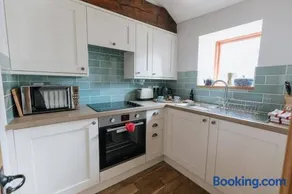 GABLE COTTAGE - One Bed Cottage Close to Holmfirth and the Peak District - Image 3