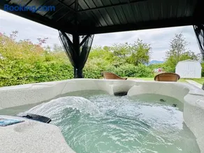 All Seasons Cottage - Game Room - Firepit By Zen Living Short Term Rental - Image 5
