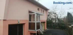 Superbe maison 3 chambres 1 étage et sous-sol, avec jardin et terrasse - Image 1