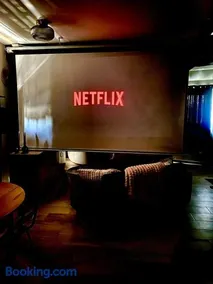Suite romantique & spa Prova - Love room - Rétroprojecteur Netflix - Image 3