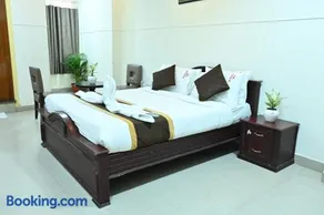 MALDIVES INN - Image 3