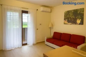 Yes I Know My Room - Claudia e Lory - Image 1