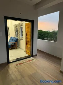 Elegant 2BHK Holiday Home - Image 2
