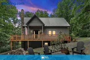 Cozy Chalet w Hot Tub Loft Fire Pit & Grill - Image 1