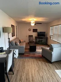 'The Main Stay' Hunters Lodging - Image 3