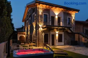 DIMORA DI SOLCIO Historic 17th-Century Apartments - Image 1