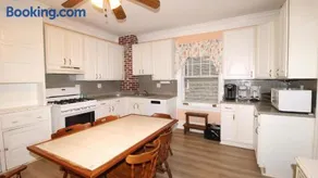 1029 New Jersey Avenue -Azure Estate - Image 5