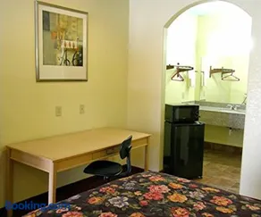 Matador Motel - Image 4