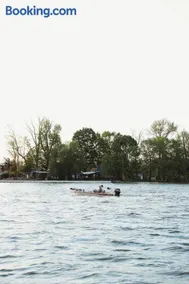Buckeye Lake Cottage - Image 4