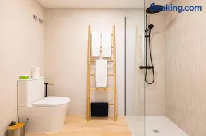 Pingüino - Entire Apt - Near Beach and Stadium by Río Turia Apartments - Image 2