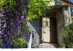 WISTERIA HOUSE - Image 1