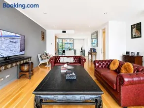 Lux Docklands District 3-level TH *FreeParking - Image 5
