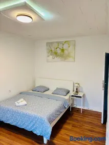 3 Bedrooms budget appartement - Image 5