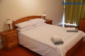 Portugal Algarve Beach Apartment - Image 5