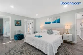5B Well-Equipped Bungalow & Pool - Image 4