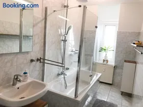 TOP ausgestattete, moderne 2 Zimmer Wohnung, Smart TV, WLAN, familienfreundlich - Image 2