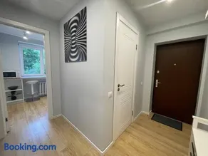 Modern 1BR Haven near Two Parks - Image 3