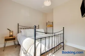 2 Bed in Eye oc-4lamb - Image 5