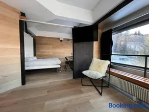Suite 1400 - Image 4