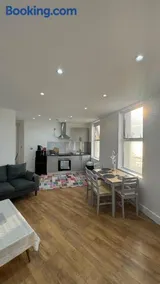 The Pearl of Margate Seafront Apartment - Image 2