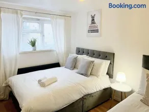 Cosy Croydon Apt Sleeps 5 - Image 4