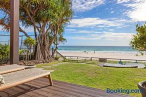 The Beachhouse by Sandbox - Entire Luxury Beachfront Home with Sauna and Steam Shower in Palm Beach - Image 3