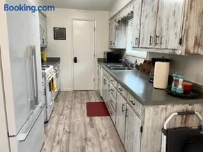 Cheerful 3 Bedroom on a Park 10 Miles from Eugene - Image 3