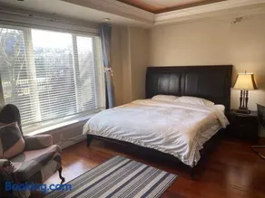 Two-bedroom lucky en-suite with private entrance and bathroom in close to YVR Richmond - Image 1