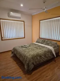 Spacious and Comfortable Stay, Central Location - Image 4