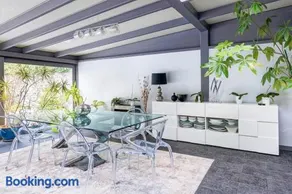 Villa, swimming pool, 5 bedrooms, Versailles - Image 2