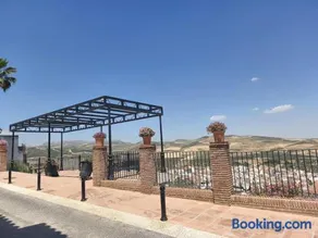 Charming House with Garden in Ardales, 70 m², 5 People - Image 4