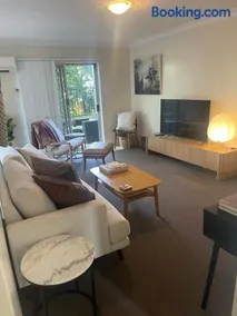 2 Bed Ground Flr Gaythorne Courtyard Apt, parking - Image 3