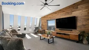 Burramungee - 5 Bedroom Chalet - Image 3